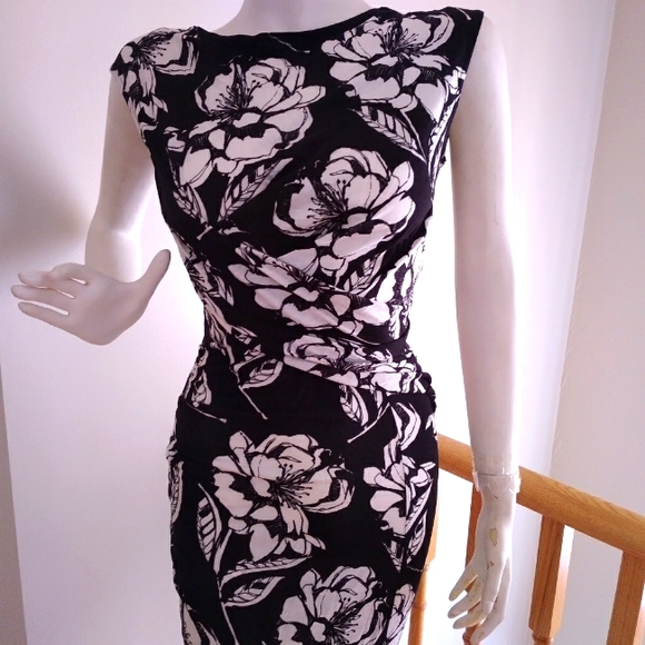 French Connection Shadow Bloom Mono Dress - Picture 7 of 9